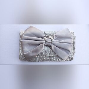 SANRIO HELLO KITTY 2012 Silver Sequin Purse Snap Clutch 9" × 5.5"
